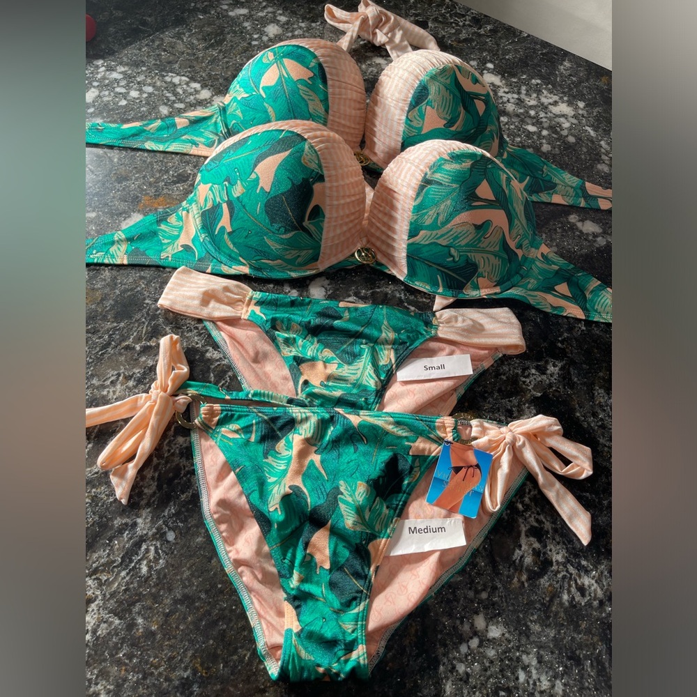 NWOT Victoria’s secret’s bikini bombshell 36C with various bottoms S/M